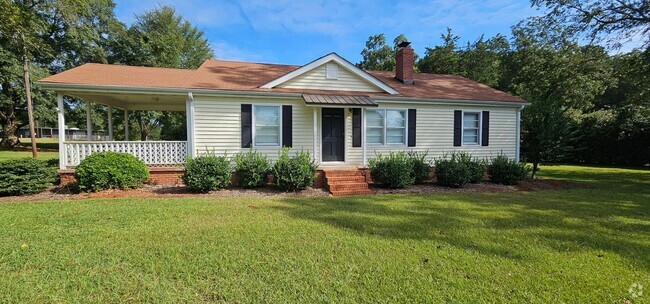 Building Photo - Cutie in the Country Rental