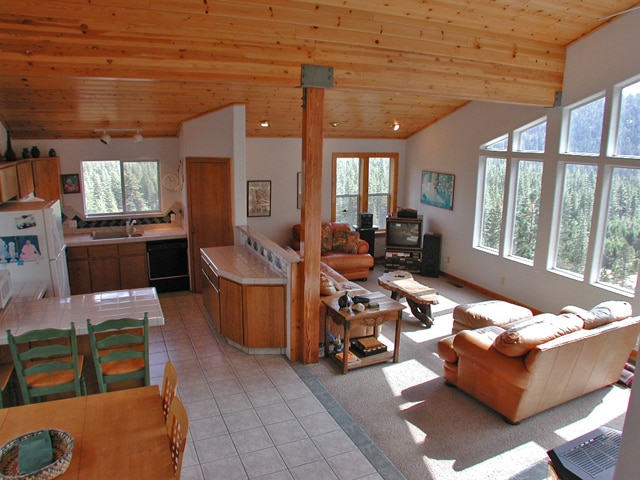 Building Photo - 12821 Sierra Dr E Rental
