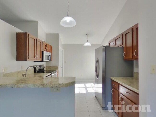 Photo - 6044 McClellan Ct