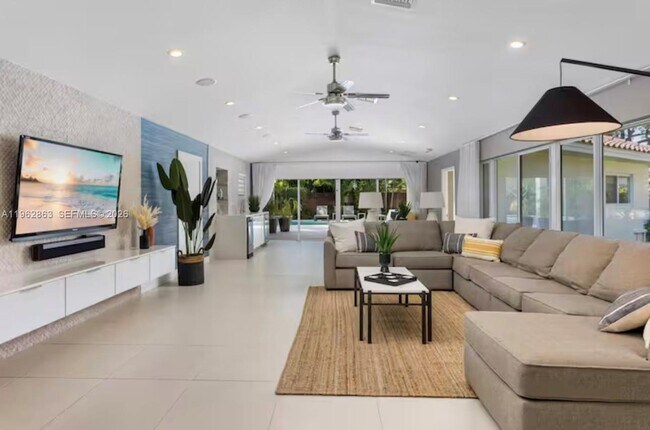 Photo - 1019 NE 115th St