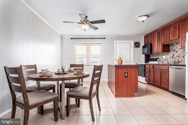 Photo - 355 W 12th Ave