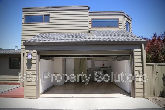 Building Photo - 974 Vernal Ave Rental