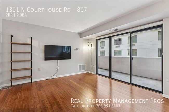 Photo - 1301 N Courthouse Rd Unit 807