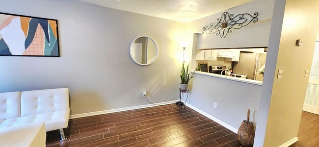 Photo - 696 Tyner St