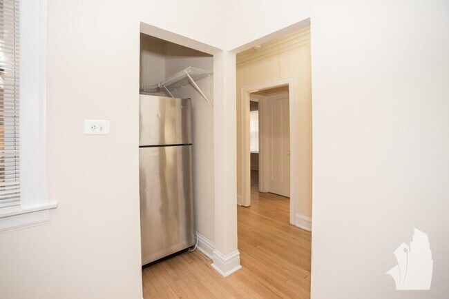 Photo - 5208 N Leavitt St