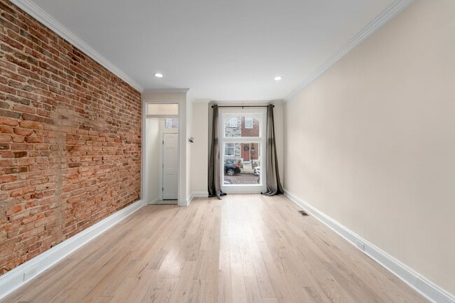 Photo - 432 S Robinson St
