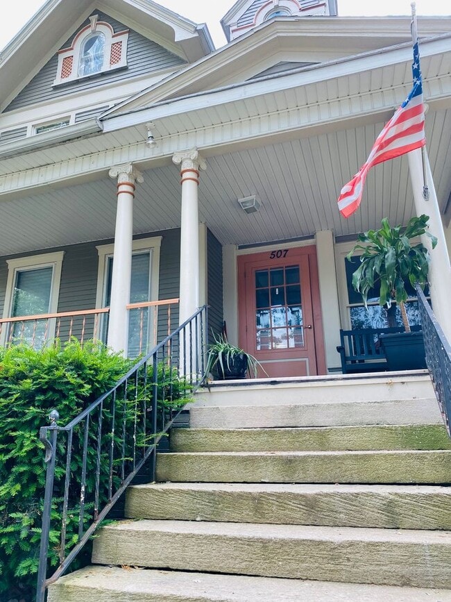 507 Second Street Marietta, OH - 507 Second Street Marietta, OH Apartment Unit 507 Second Street