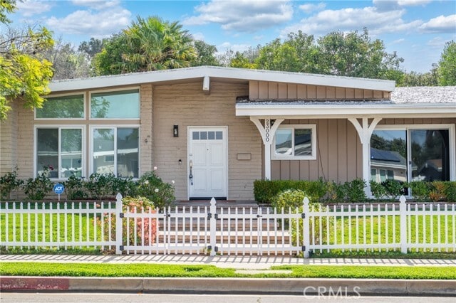 Photo - 23000 Brenford St