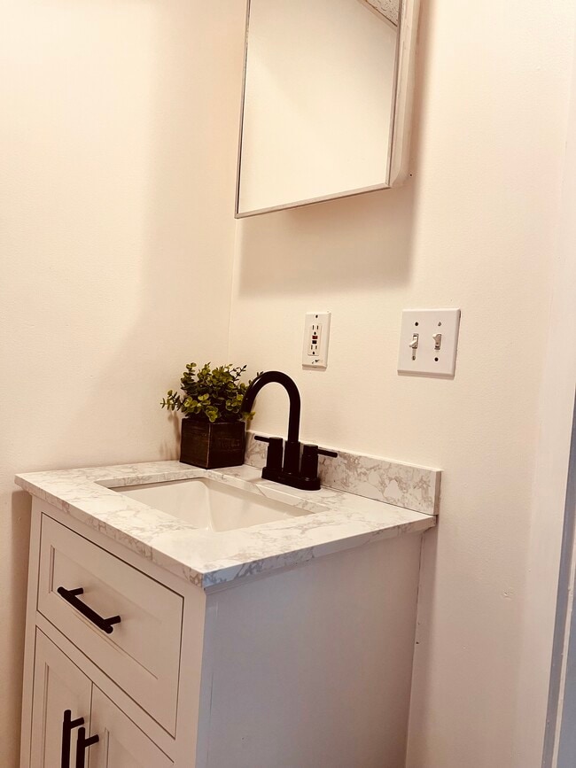 Photo - 154 Grove St