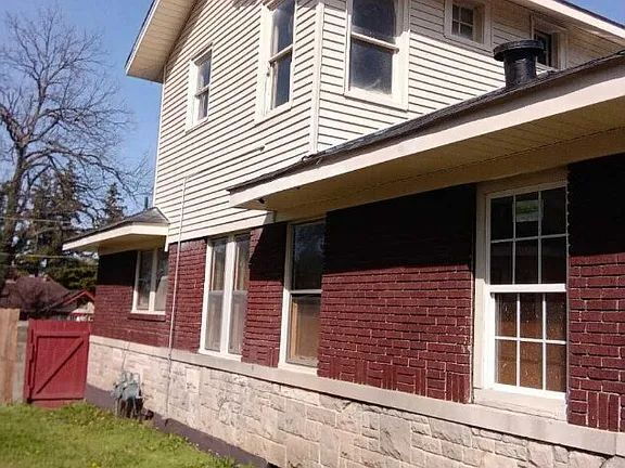Photo - 1760 Foster Ave