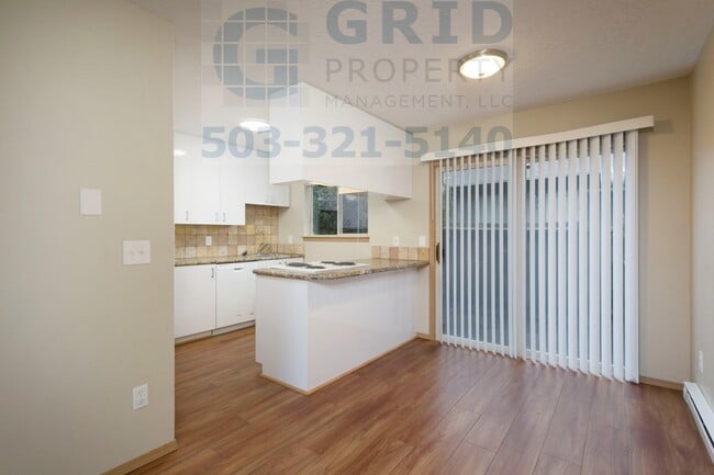 Photo - Newly Remodeled 2 Bedroom Apartment in Mt. Tabor! Unit 5109 A