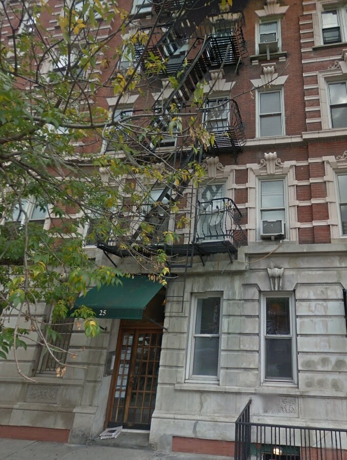 Photo - 25 Charles St