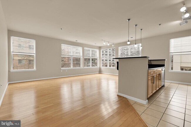 Photo - 1201 East-West Hwy Unidad 238