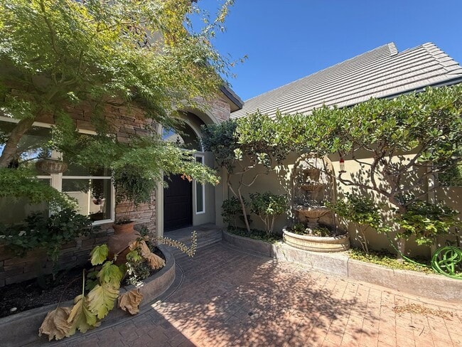 Photo - 11201 Moorgate St