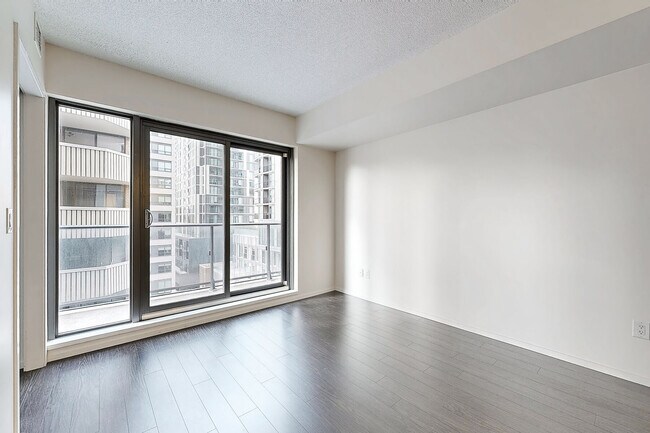 Photo - 159 Dundas St E Unit 705