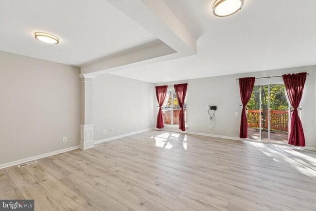 Photo - 1185 Cypress Tree Pl