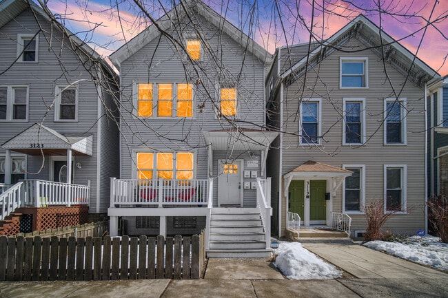 Building Photo - 3121 N Southport Ave Unit 1R