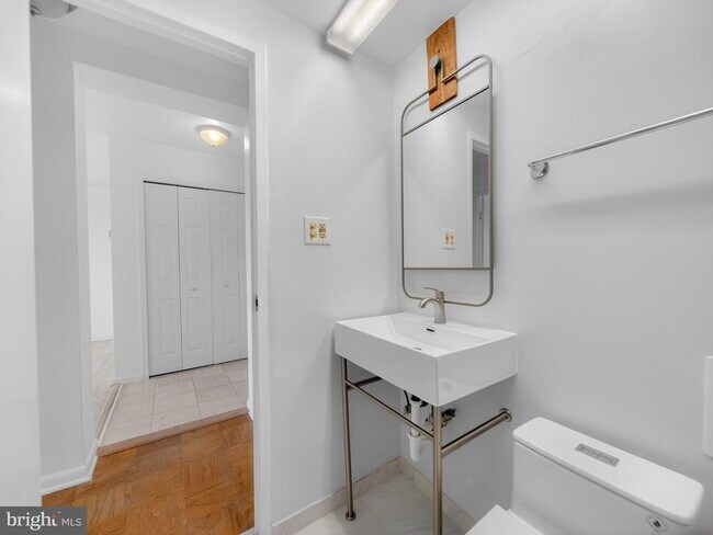 Photo - 6621 Wakefield Dr Unit 618