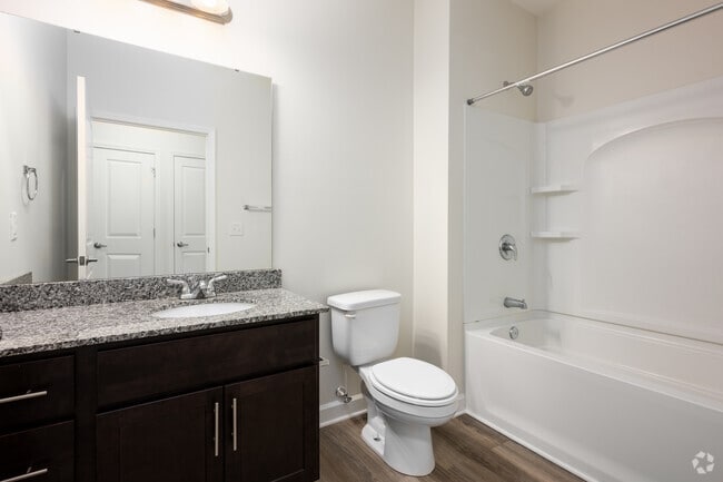 Willow - 1,170SF - Second Bathroom
