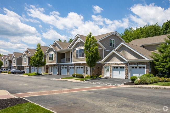 Woodmont Knolls