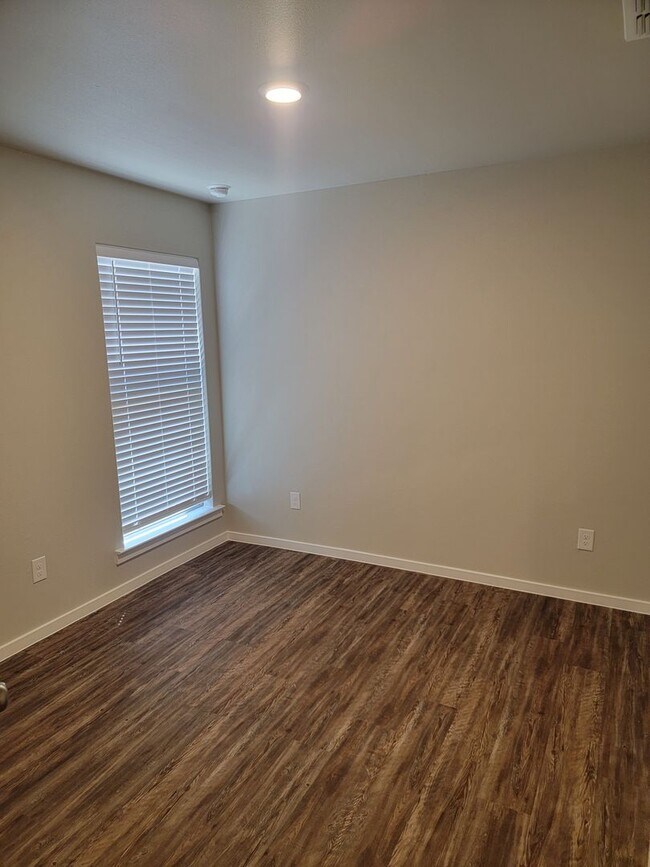 Photo - 2125 N Jayton Ave Unidad A