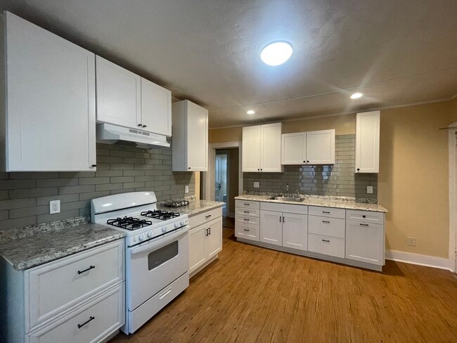 Building Photo - 117 Enfield St Unit Newly renovated 2nd Floor Rental