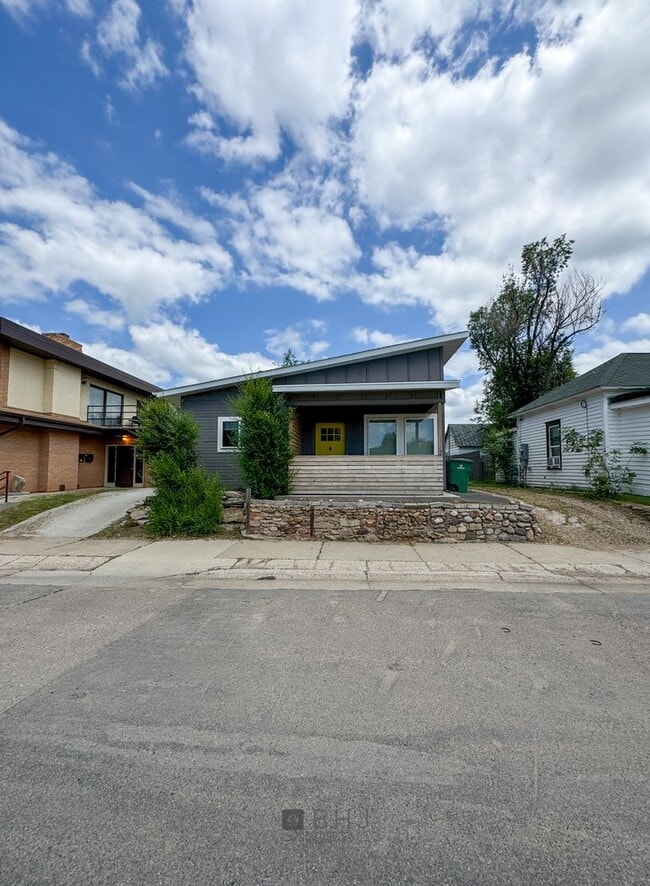 Cozy 2 BED / 1 BATH Single Family Home for... - Cozy 2 BED / 1 BATH Single Family Home for...