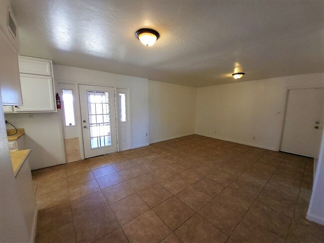 Photo - EXCELLENT VALUE ON THE PHOENIX/TEMPE BORDER!