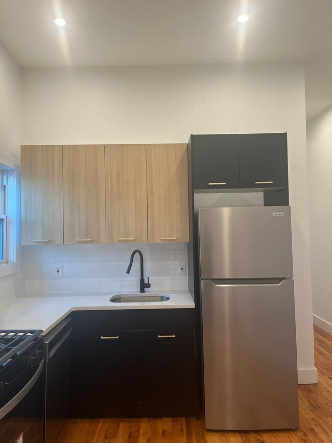 Building Photo - 237 Clinton Ave