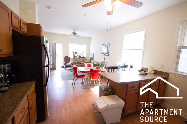 Photo - 2223 N Sawyer Ave Unit 2R