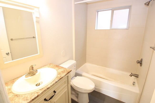 Photo - 1431 Pearl St