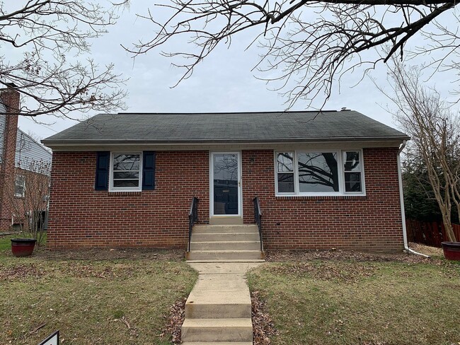 Photo - 525 Hilton Dr