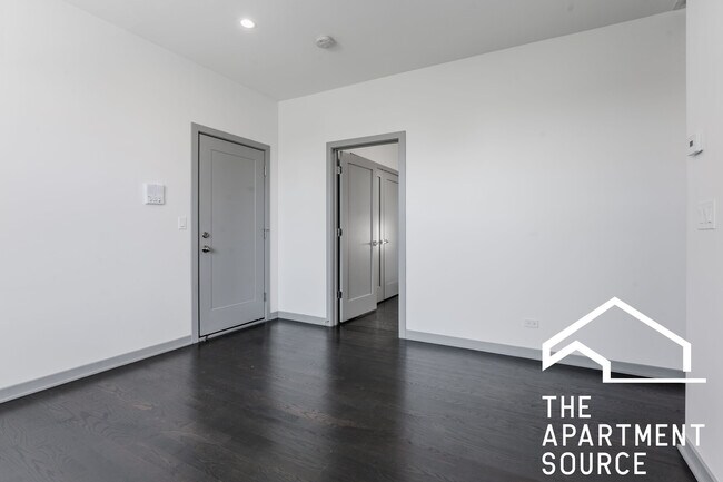 Photo - 2814 N Mozart St Unit 2R