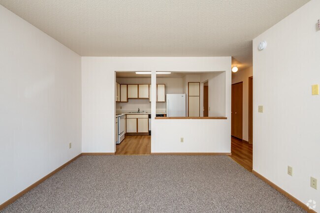 1 BR, 1 BA - 600SF
