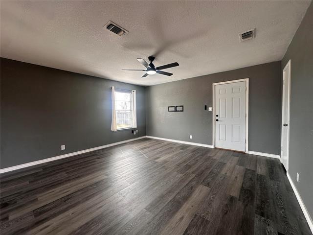 Building Photo - 230 Bell St