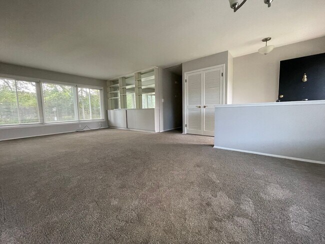 Photo - WONDERFULLY CHARMING 3 BEDRM 2 BATH RANCH ...