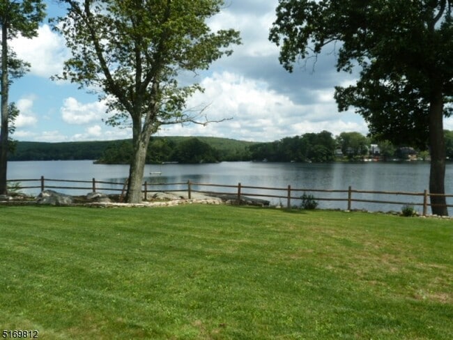 600 Warwick Turnpike