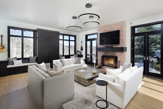 Photo - 32 Elk Ridge Ln