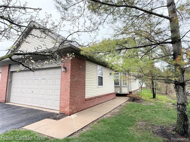 Building Photo - 716 Palmer Dr