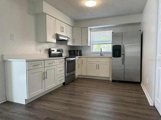 Photo - 2400 Union St S