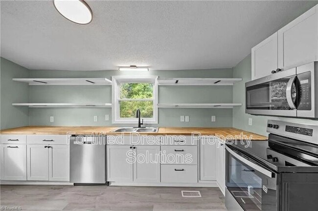 Photo - 608 Montgomery St