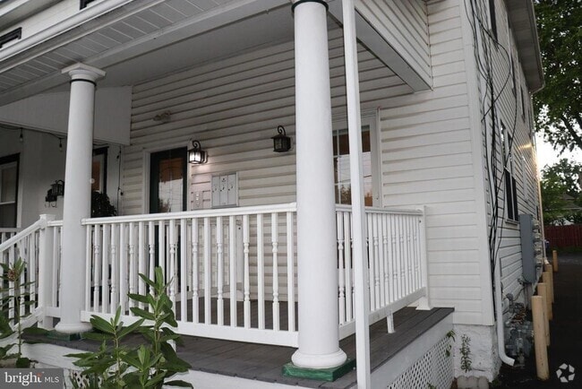 Building Photo - 142 Harrison Ave Rental