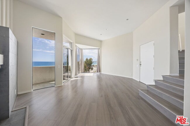 Photo - 21323 Rambla Vista Unit 2