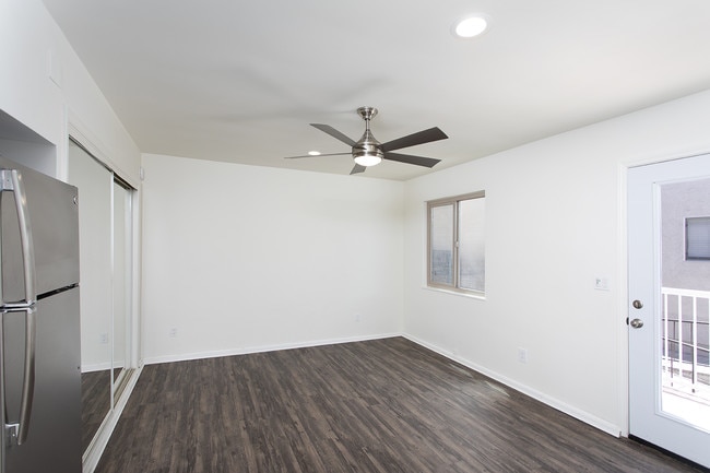 Photo - *OPEN HOUSE: 11/1 12:30-1:30PM* La Jolla V... Unit 7427-6