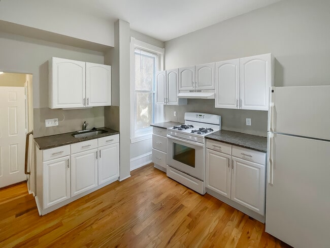 Photo - 637 N 32nd St Unidad 1