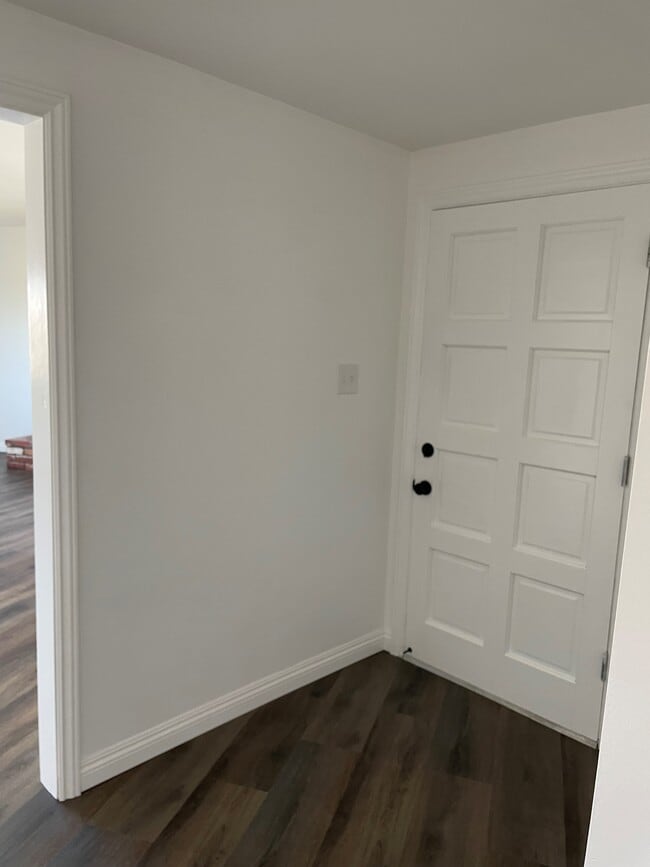 Entrada - 727 Pine Dr