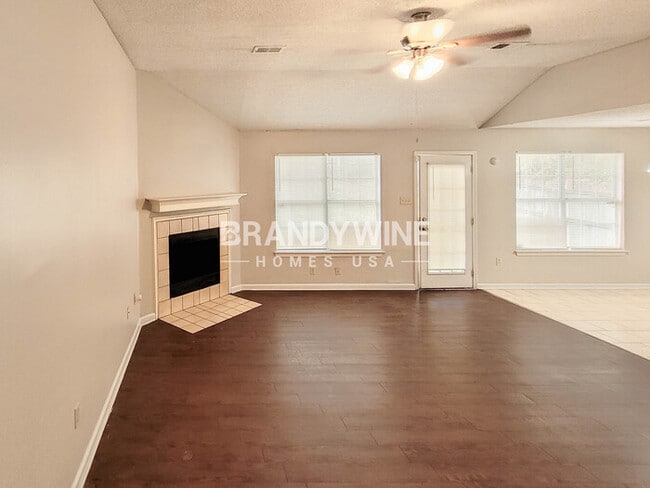 Photo - 4431 Grand Pyramid Dr