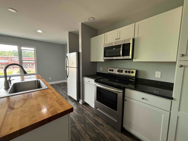 Photo - 105 W Main St