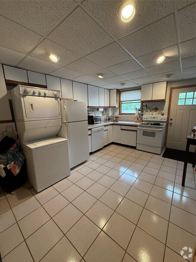 Building Photo - 91 Rosewood Rd Rental