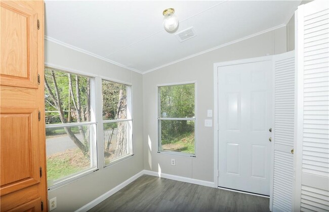 Photo - 874 Center Hill Ave NW